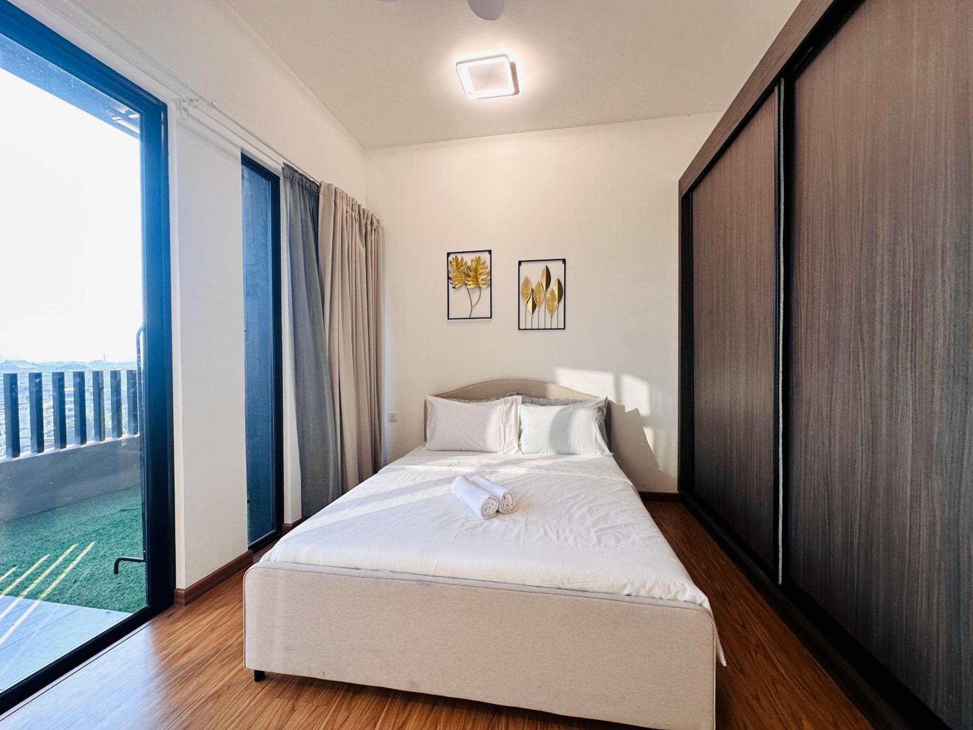 New Georgetown Instagramable 2Br Homestay For 10Pax 无敌美景两房民宿 Beacon Executive Suite Esterno foto
