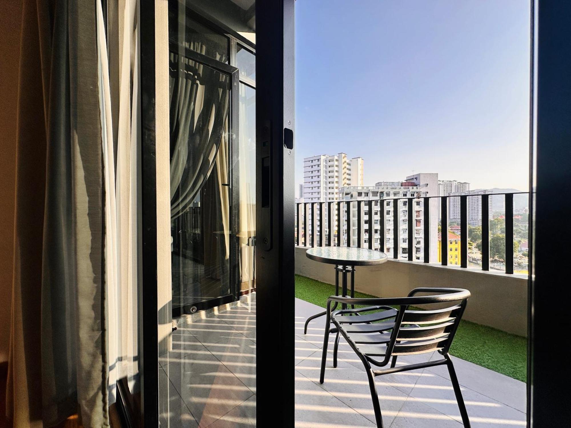 New Georgetown Instagramable 2Br Homestay For 10Pax 无敌美景两房民宿 Beacon Executive Suite Esterno foto
