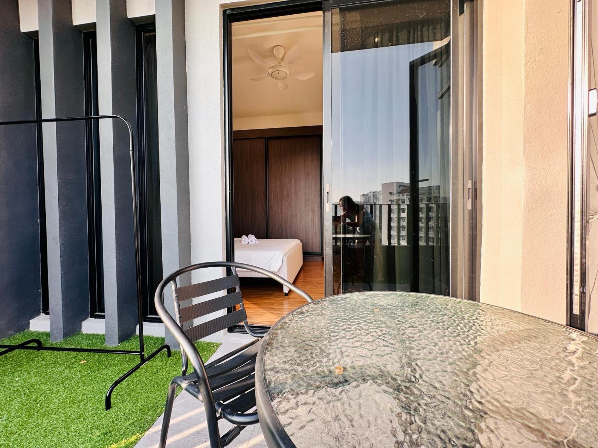 New Georgetown Instagramable 2Br Homestay For 10Pax 无敌美景两房民宿 Beacon Executive Suite Esterno foto