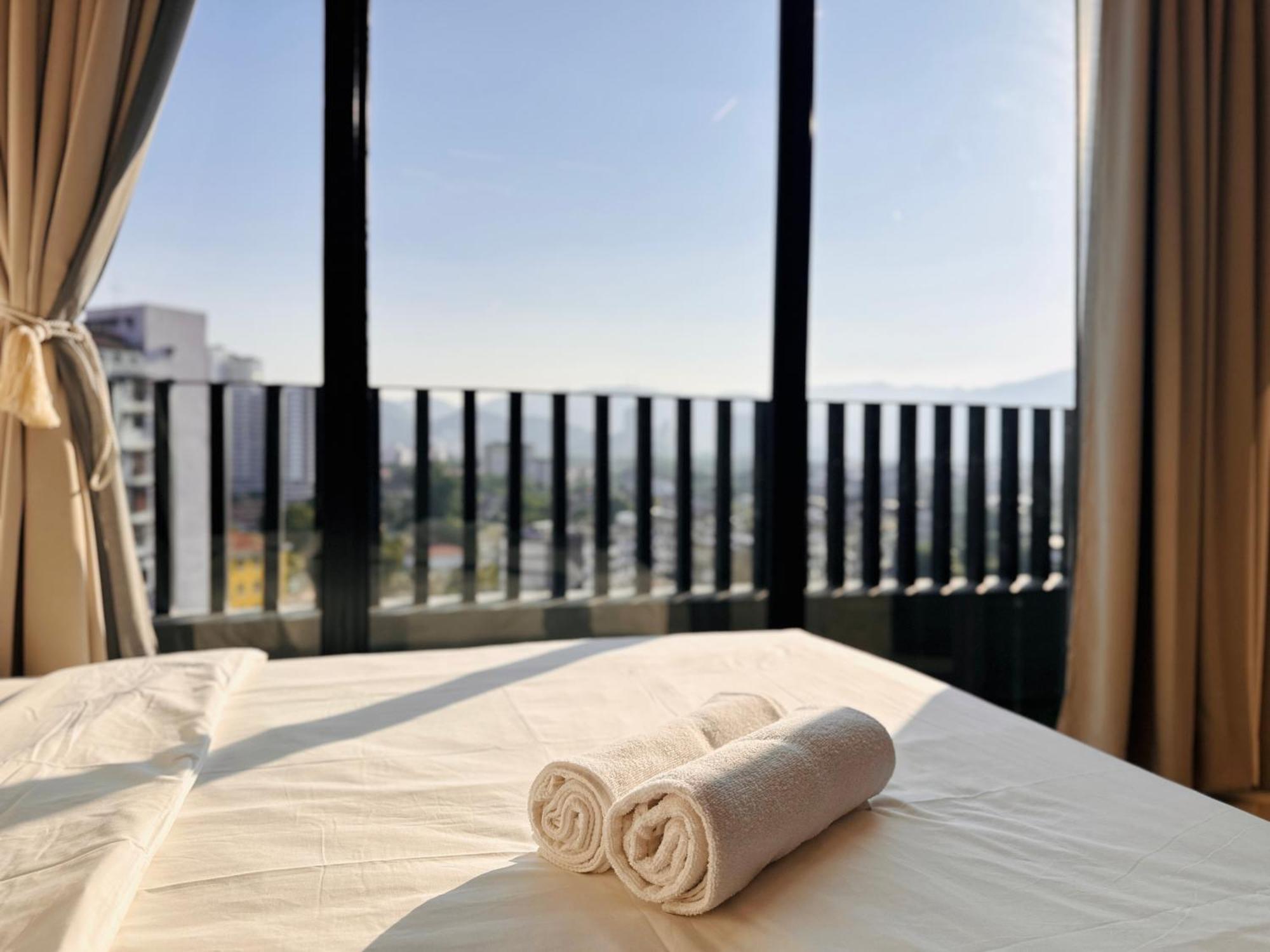 New Georgetown Instagramable 2Br Homestay For 10Pax 无敌美景两房民宿 Beacon Executive Suite Esterno foto