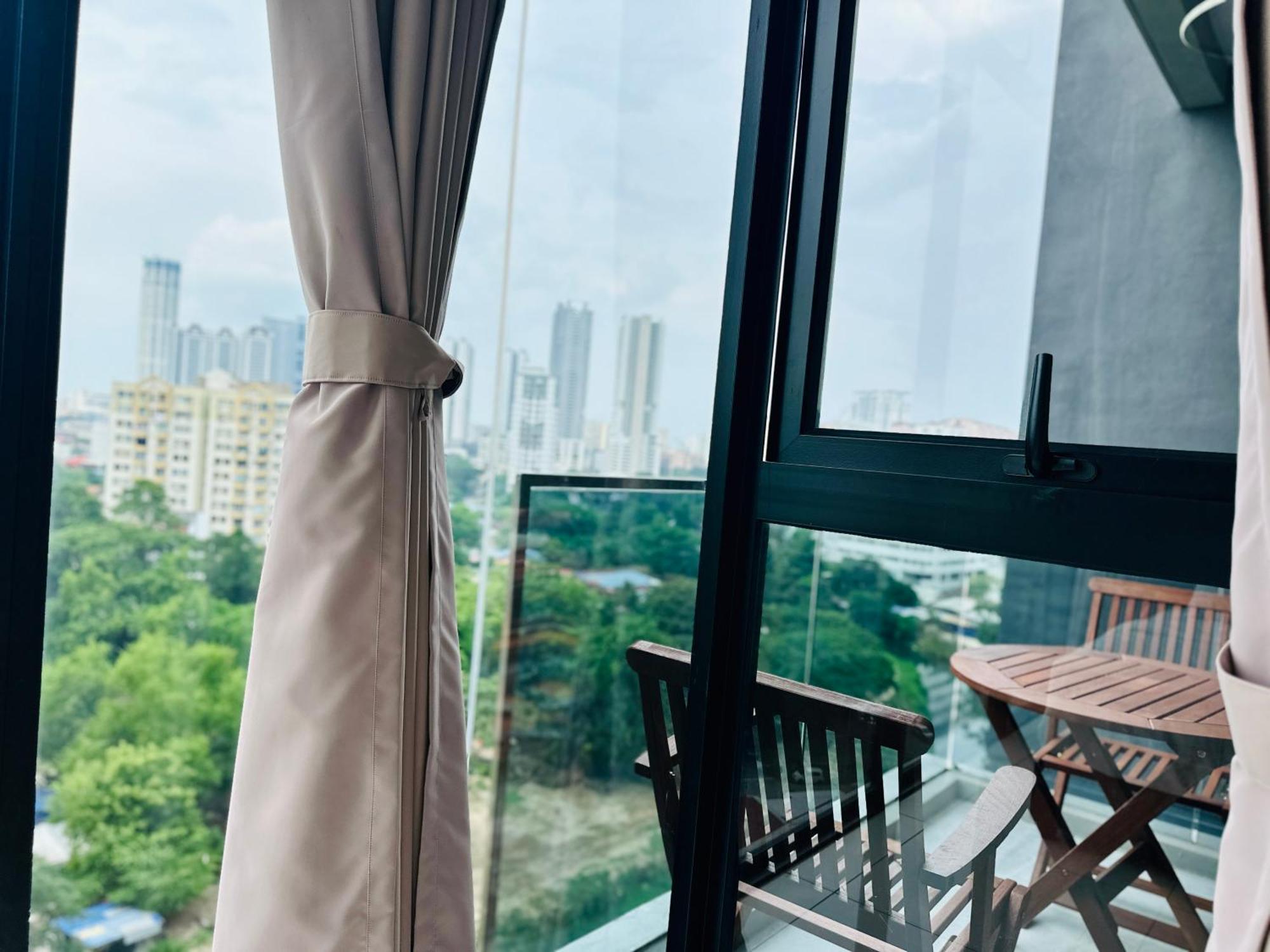 New Georgetown Instagramable 2Br Homestay For 10Pax 无敌美景两房民宿 Beacon Executive Suite Esterno foto