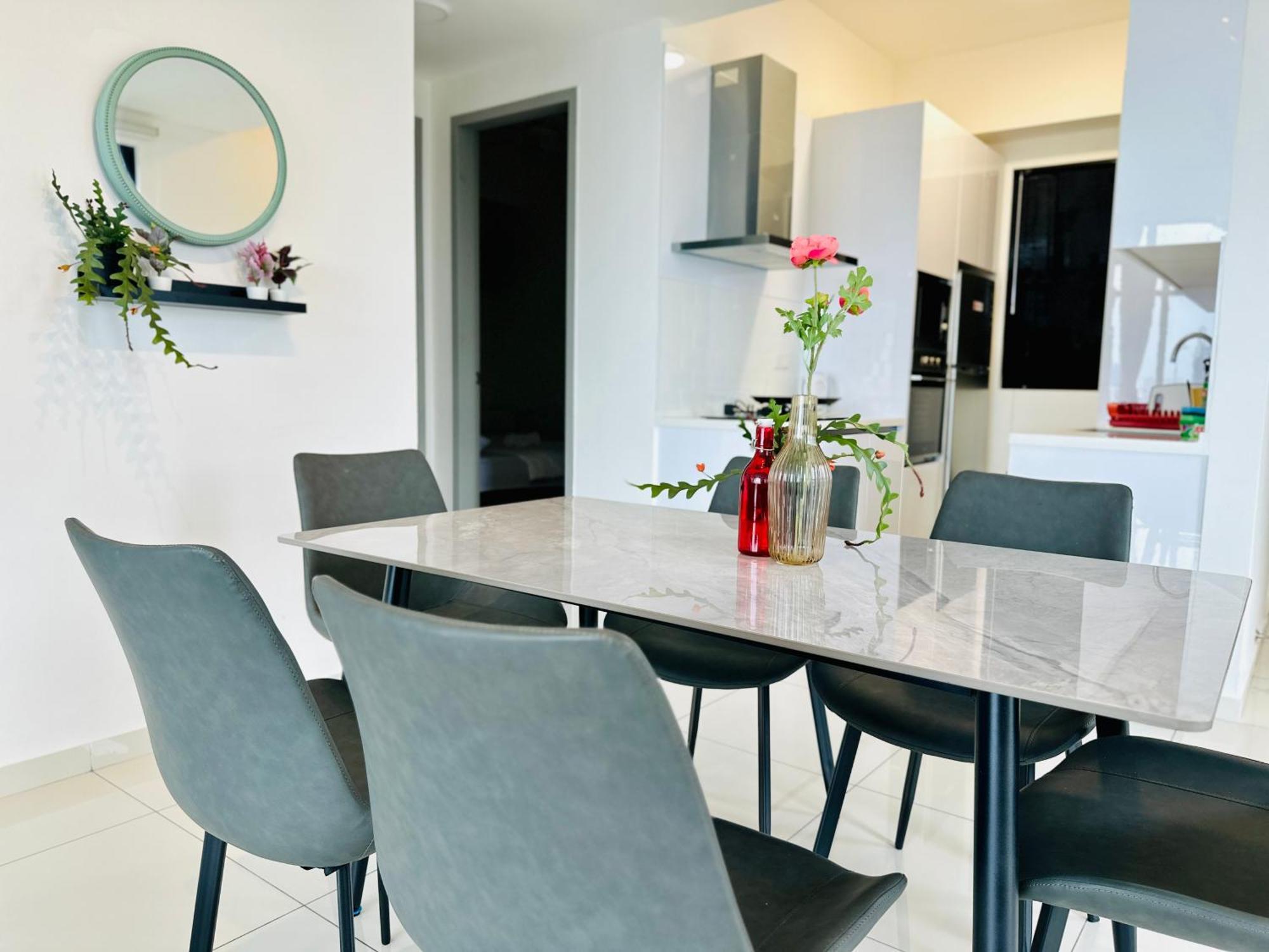 New Georgetown Instagramable 2Br Homestay For 10Pax 无敌美景两房民宿 Beacon Executive Suite Esterno foto