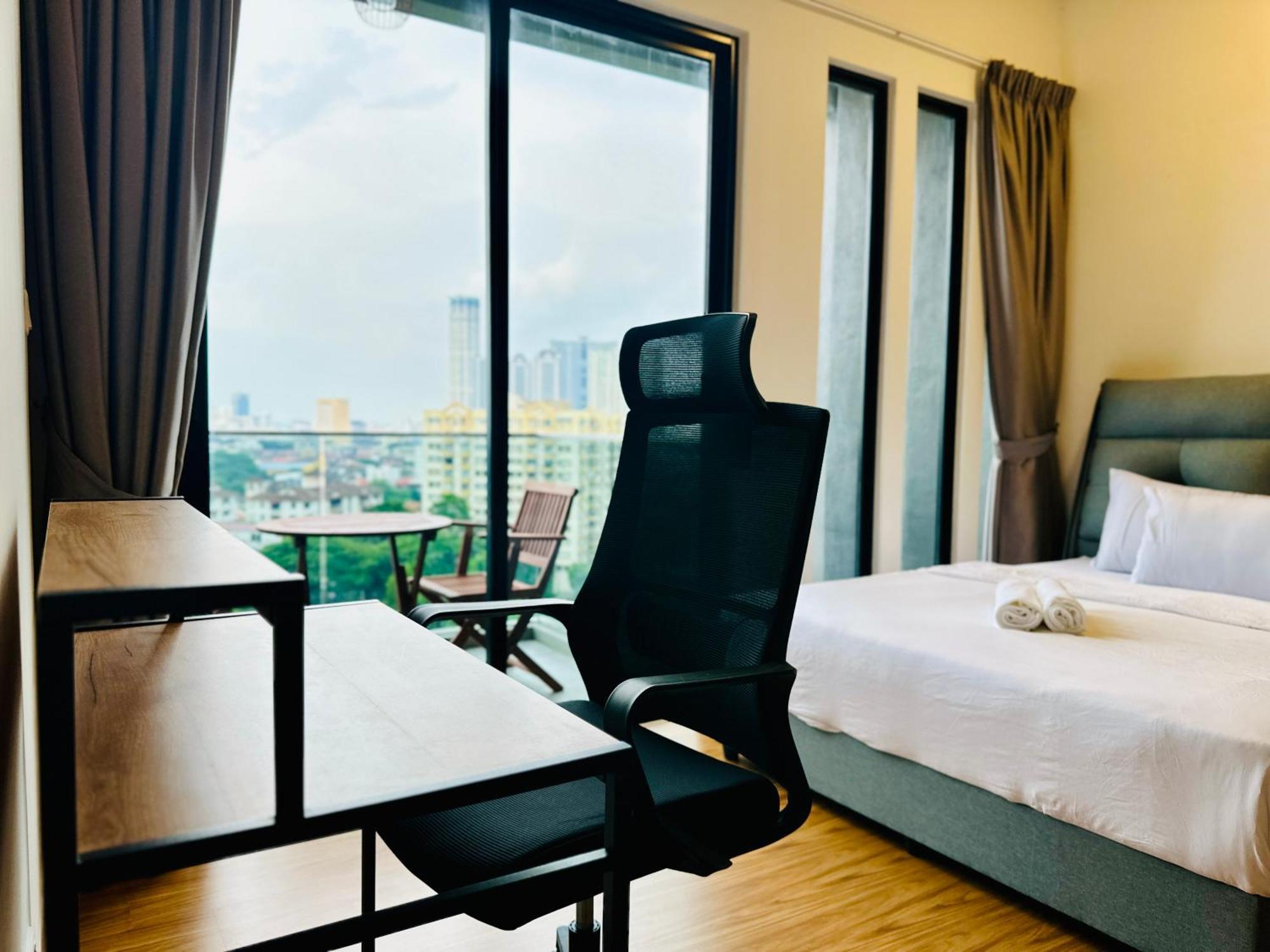 New Georgetown Instagramable 2Br Homestay For 10Pax 无敌美景两房民宿 Beacon Executive Suite Esterno foto