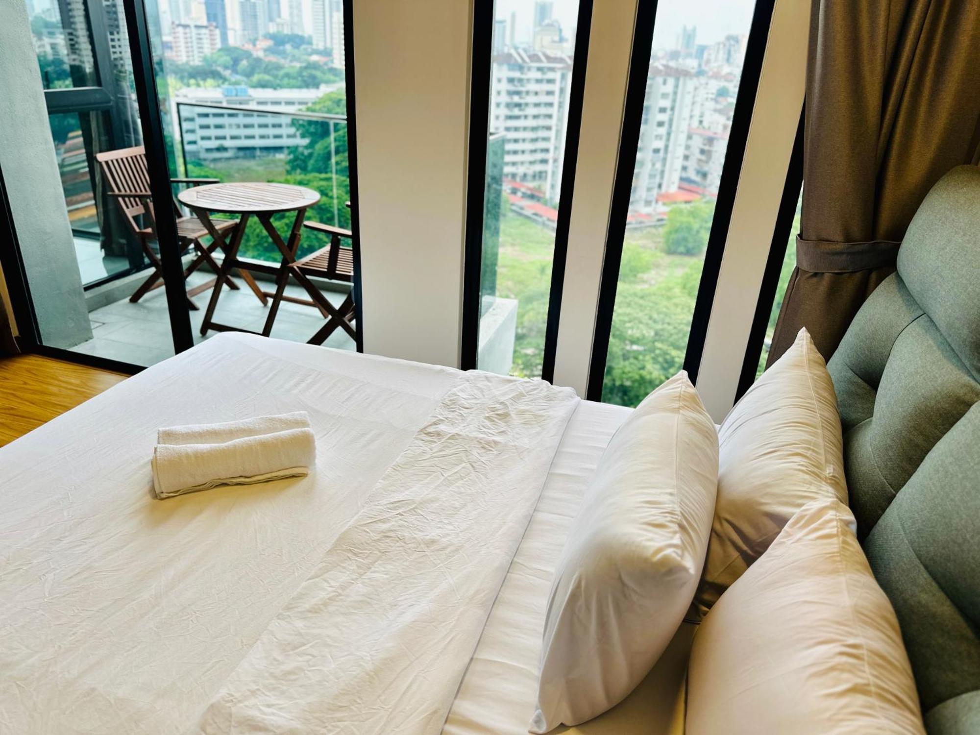 New Georgetown Instagramable 2Br Homestay For 10Pax 无敌美景两房民宿 Beacon Executive Suite Esterno foto